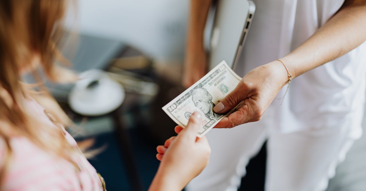 découvrez les perspectives de salaire pour les gérontopraticiens en 2025, avec une analyse des tendances du marché et des facteurs influençant la rémunération dans ce secteur en pleine croissance.