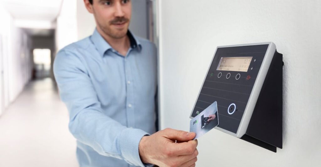 assurez un accès sécurisé à vos données et ressources avec nos solutions avancées de sécurité informatique.