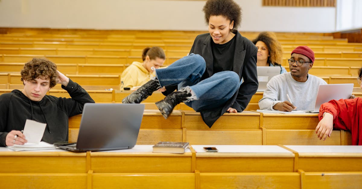 découvrez notre plateforme étudiante, un espace dédié pour faciliter la gestion de vos cours, communiquer avec vos camarades et accéder à des ressources éducatives en ligne.