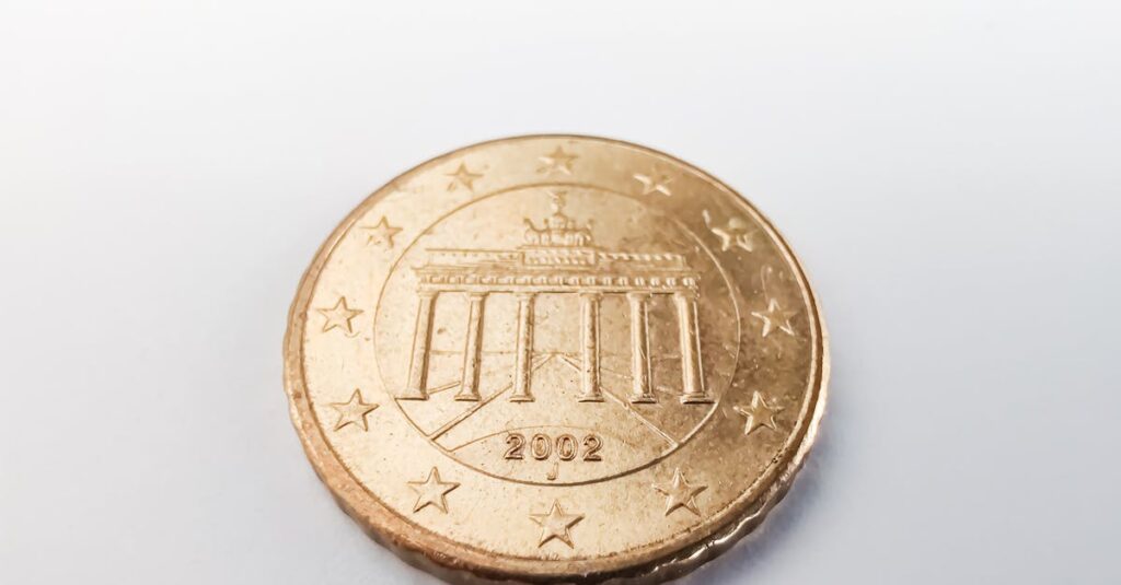 découvrez tout sur la pièce de monnaie centime : son histoire, sa valeur et son utilisation dans la vie quotidienne.