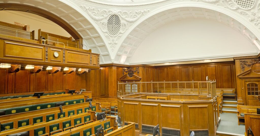 découvrez le fonctionnement des tribunaux du travail, leurs rôles dans la résolution des conflits professionnels et les procédures pour défendre vos droits en milieu professionnel.