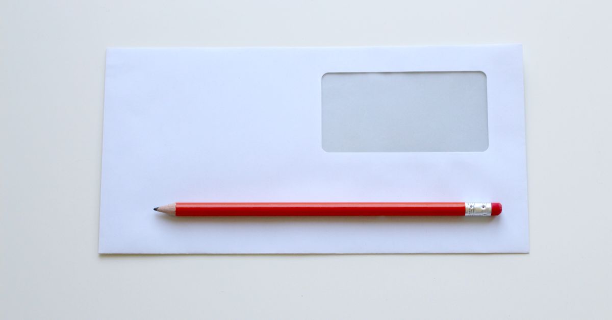 découvrez tout sur les enveloppes non affranchies : définition, utilisation et conseils pour éviter les frais postaux liés aux envois sans timbre.