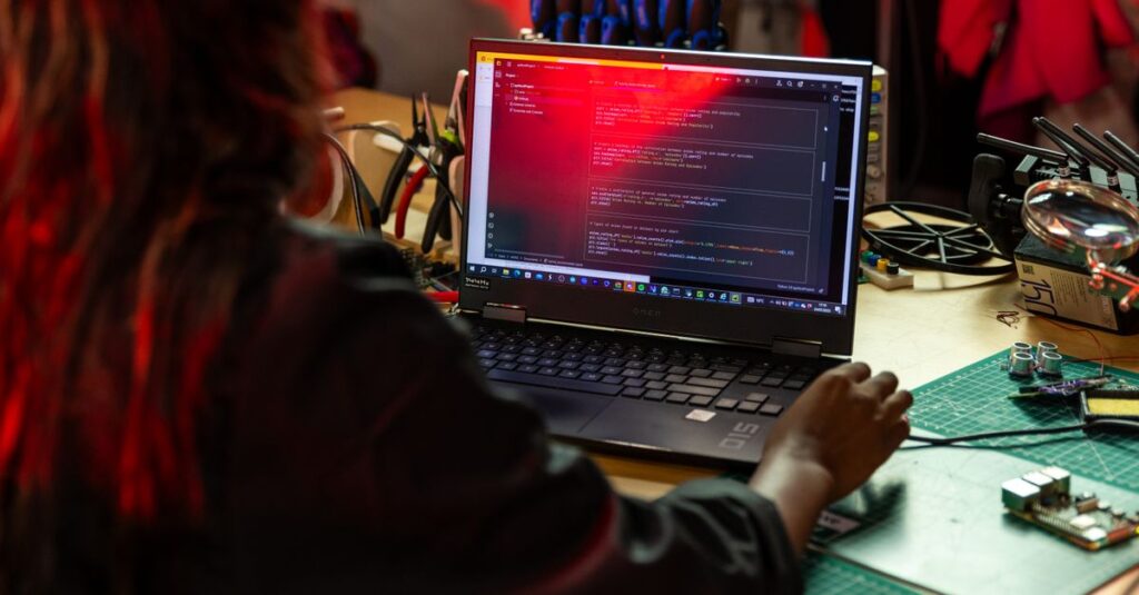 découvrez un master innovant en informatique alliant expertise technique et projets pratiques pour préparer votre avenir dans les technologies de pointe.