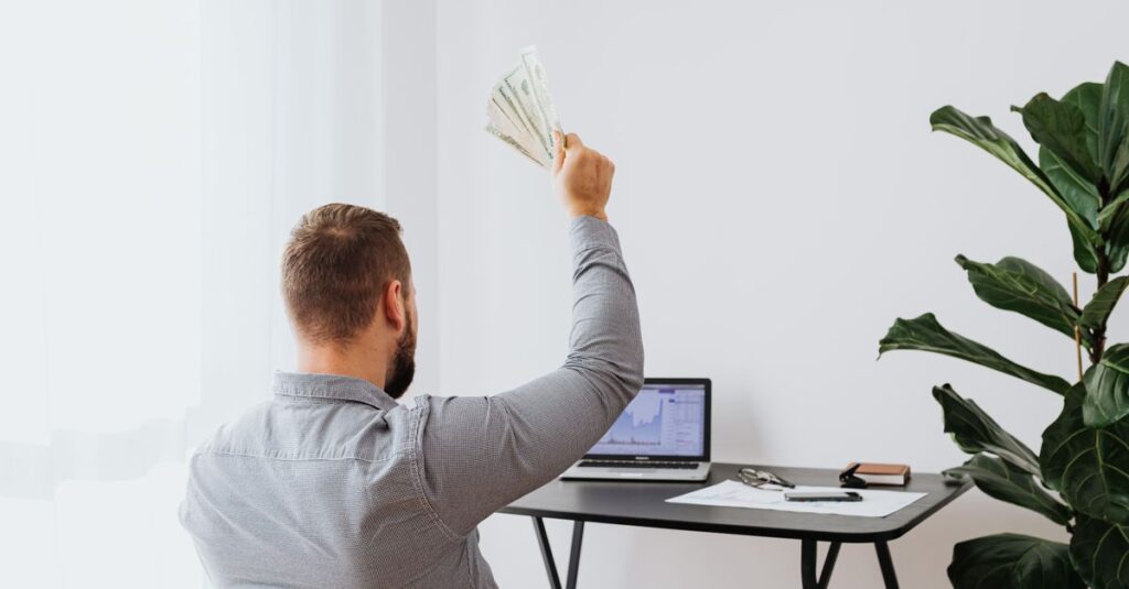 découvrez les avantages et conseils essentiels pour les travailleurs indépendants afin de réussir en tant que self-employed.