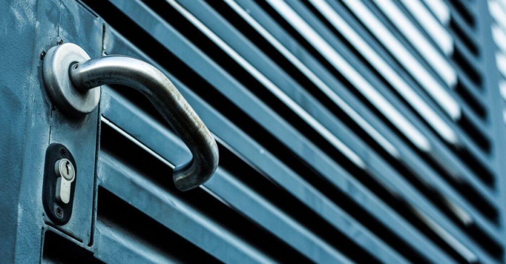 assurez un accès sécurisé à vos données et applications grâce à des solutions avancées de contrôle d'accès et de protection des informations.