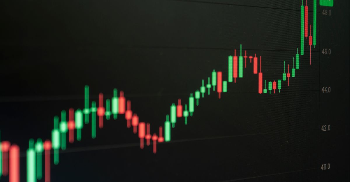 découvrez les anomalies de marché et comprenez comment elles influencent les comportements des investisseurs et les tendances financières.