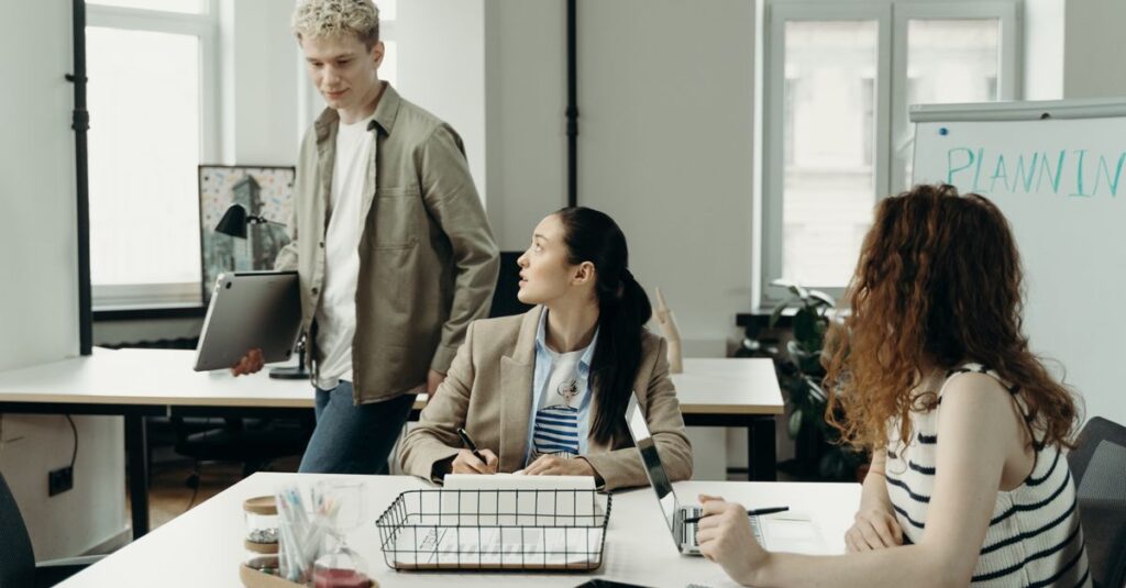 gérez efficacement vos membres avec notre solution de gestion des membres, simplifiant l'organisation, le suivi et la communication au sein de votre communauté.